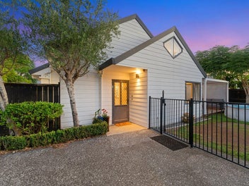 2/8 Phillip Parade, Forrest Hill, Auckland