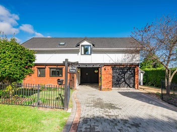 10 Kakariki Grove, Waikanae, Waikanae