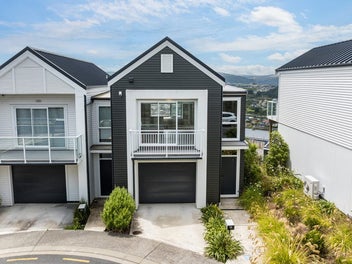 18 Kopua Place, Whitby, Porirua