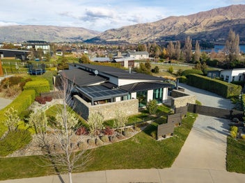 5 Valley Crescent, Wanaka
