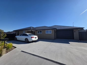 15 Royal Oak Crescent, Holmes Hill, Oamaru