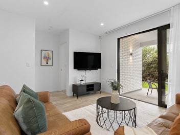 38 Kestrel Place, Wai o Taiki Bay, Auckland