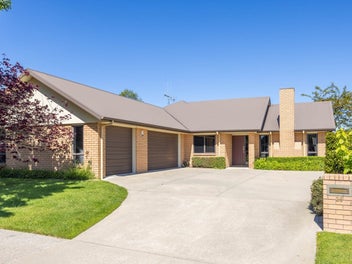 26 Ravenscourt Place, Huntington, Hamilton