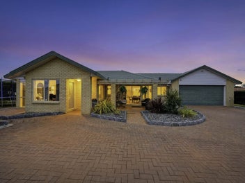 7 Sheriff Place, Randwick Park, Auckland
