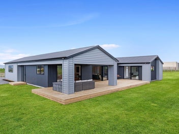 14 Dibley Drive, HAMURANA