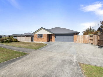 42 Peter Hall Drive, Kelvin Grove, Palmerston North