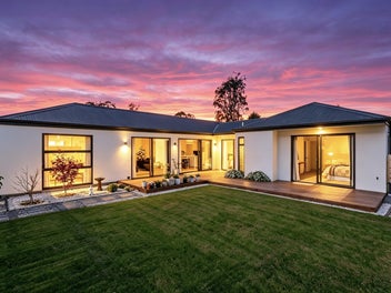 27 Irvines Track, Halswell, Christchurch