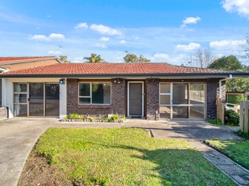 2/18 McLeod Road, Henderson, Auckland