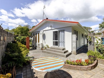 32 Beaumont Crescent, Frankleigh Park, New Plymouth