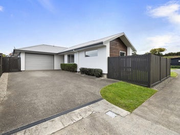 2 Serenity Crescent, Kelvin Grove, Palmerston North