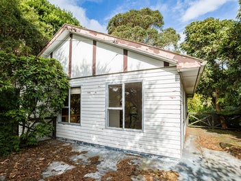 214B Waddington Drive, Naenae, Lower Hutt