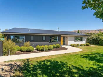 25 HALL RD, Bannockburn, Cromwell