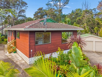 12 Sonnenberg Way, Titirangi, Auckland