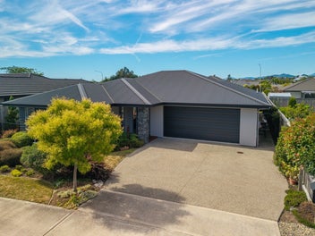 16 Cupola Crescent, Richmond