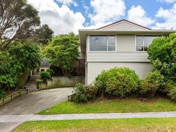 9 Ayton Drive, Whitby, Porirua