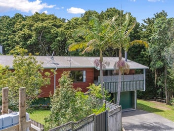 30 Calluna Crescent, Totara Heights, Auckland