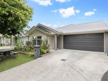 11 Poaka Avenue, Takanini, Auckland
