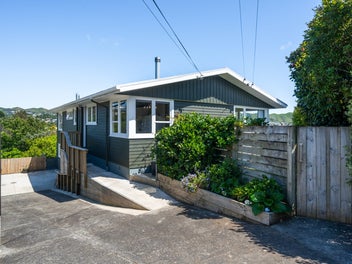 11 Pauline Way, Paparangi, Wellington