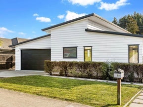 7 Wautaiti Drive, Riverhead, Riverhead