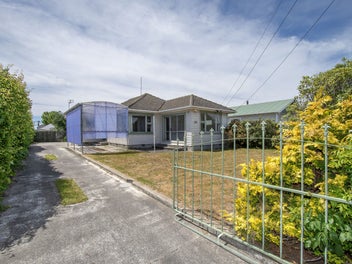 245 Breezes Road, Aranui, Christchurch