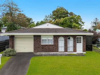 2/9 Wood Street, Papakura, Auckland