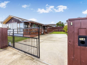 14 Charntay Avenue, Clover Park, Auckland