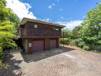 555B East Coast Road, Browns Bay, Auckland