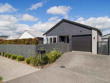 8 Roslyn Farm Street, Ramarama, Drury