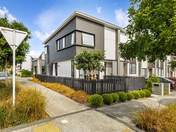 15 Pukewhero Rise, Westgate, Auckland