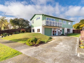 38 Pasadena Crescent, Totara Park, Upper Hutt