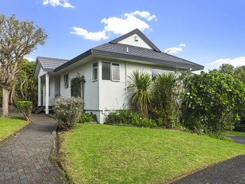 35 Rifleman Rise, Unsworth Heights, Auckland