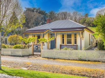 13 Whitehaven Street, Lawrence