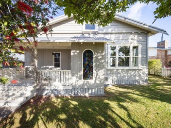 31 Forest Lake Road, Forest Lake, Hamilton