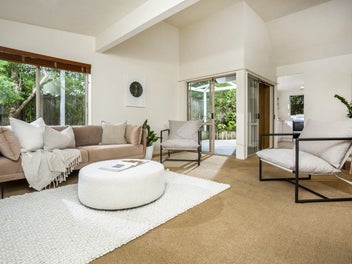 2/34 Waipuia Place, Greenhithe, Auckland