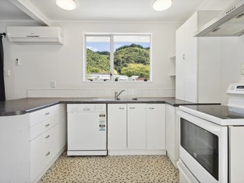9B Gemstone Drive, Birchville, Upper Hutt