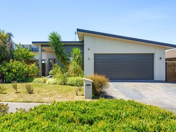 35 Simpson Crescent, Raumati Beach, Paraparaumu