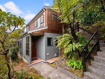 17 David Crescent, Karori, Wellington