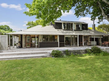 425 Fergusson Drive, Heretaunga, Upper Hutt