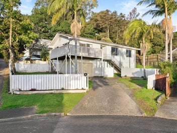 11 Chrisarda Place, Red Hill, Papakura