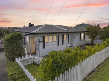 1/4 View Road, Shelly Park, Auckland