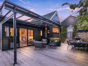 815 East Coast Road, Northcross, Auckland