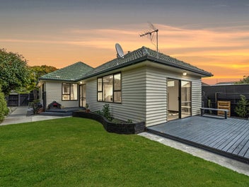 97 Winters Road, Redwood, Christchurch