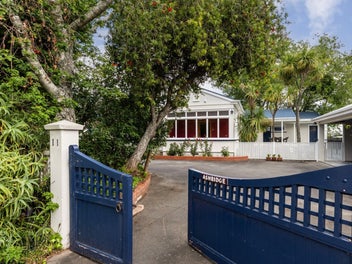 11 Thompson Road, Bluff Hill, Napier