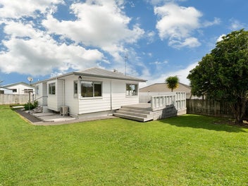 22A Riverton Drive, Randwick Park, Auckland