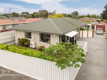 1/7 Tamarisk Place, Parklands, Christchurch