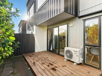 1/36 Kaipatiki Road, Glenfield, Auckland