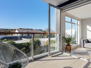 205/19 Bute Road, Browns Bay, Auckland