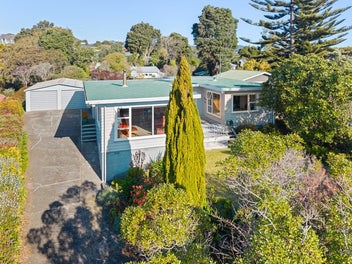 38 Queens Road, Waikanae Beach, Waikanae
