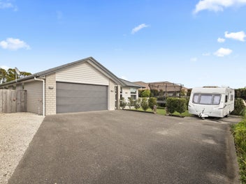 15 Lydiard Place, Beachlands, Auckland