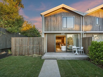 1/98 Walker Road, Point Chevalier, Auckland